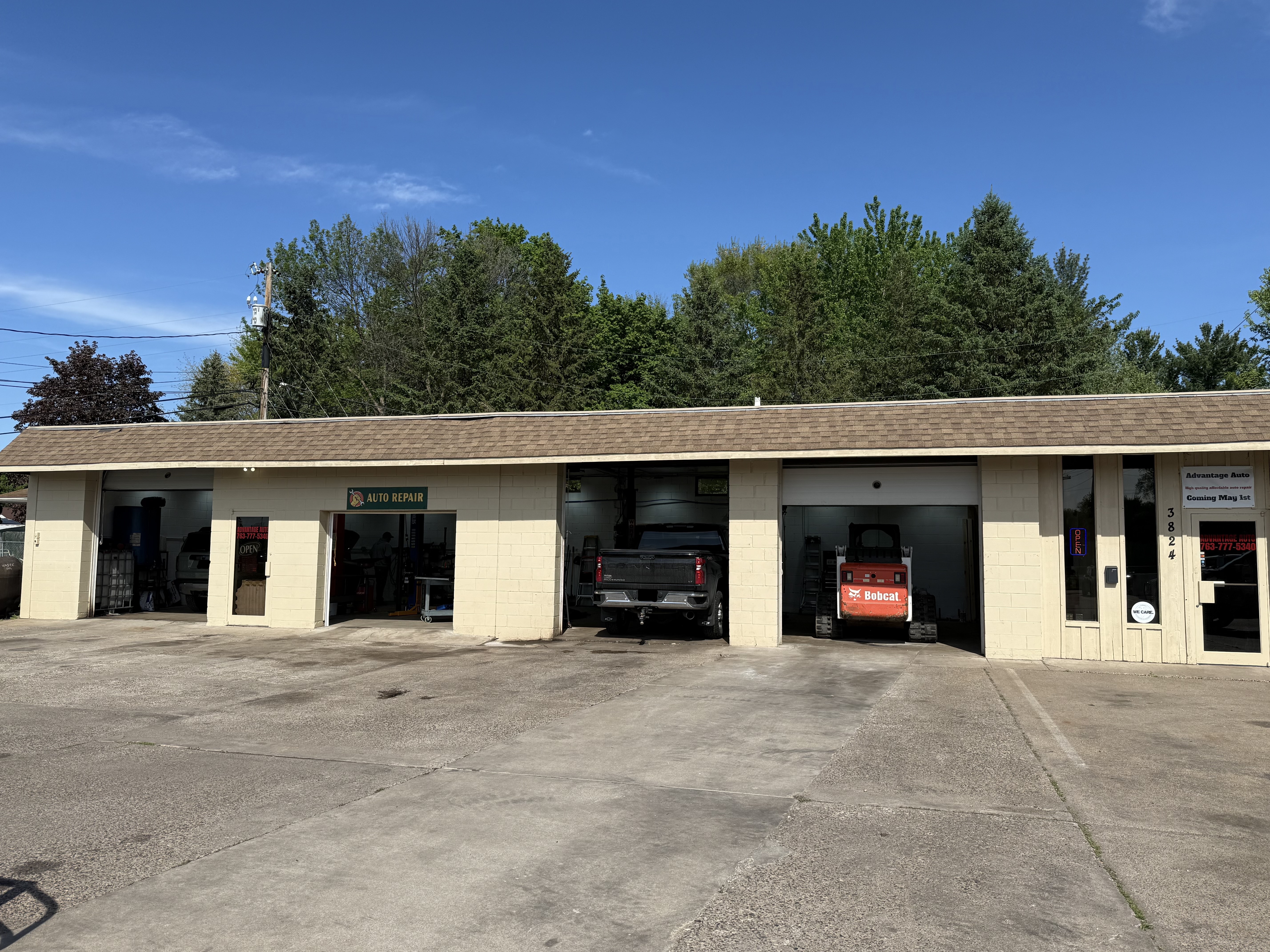 shop exterior photo